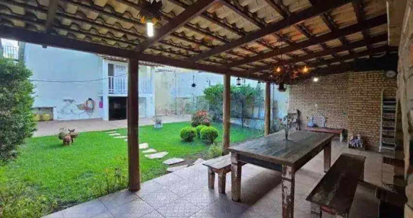 Casa com 3 dormitórios e 3 banheiros à venda, 275 m² por r$ 470.000