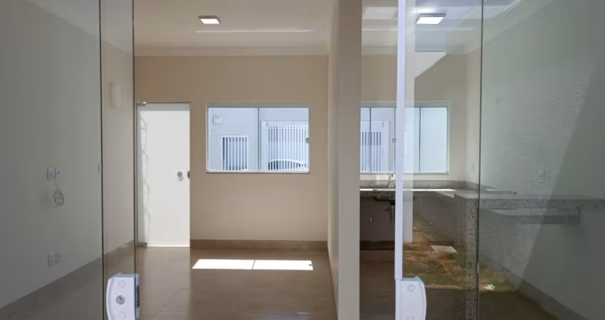 2 casas a venda , independentes , em ótima localização ,oportunidade