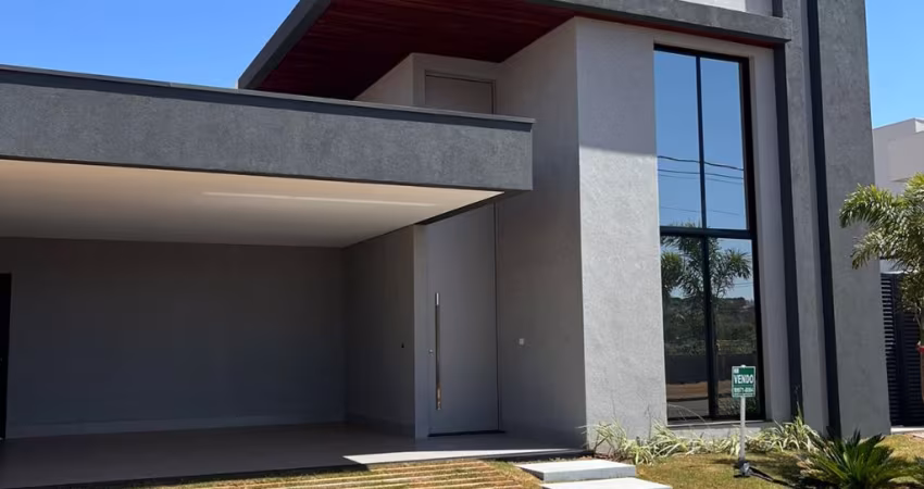 linda casa em alto padrão, no condomínio Splêndido