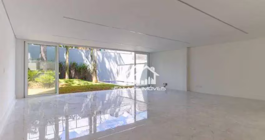 Lindíssima casa em condomínio, nunca habitada, com 4 suites no Campo belo.
