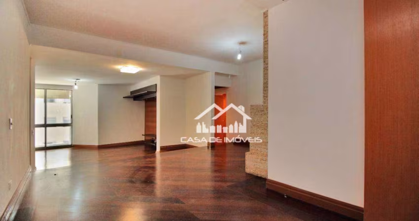 Vende apartamento em Moema Pássaros, 130 m², 3 dormitórios sendo 1 suíte, 2 vagas de garagem.