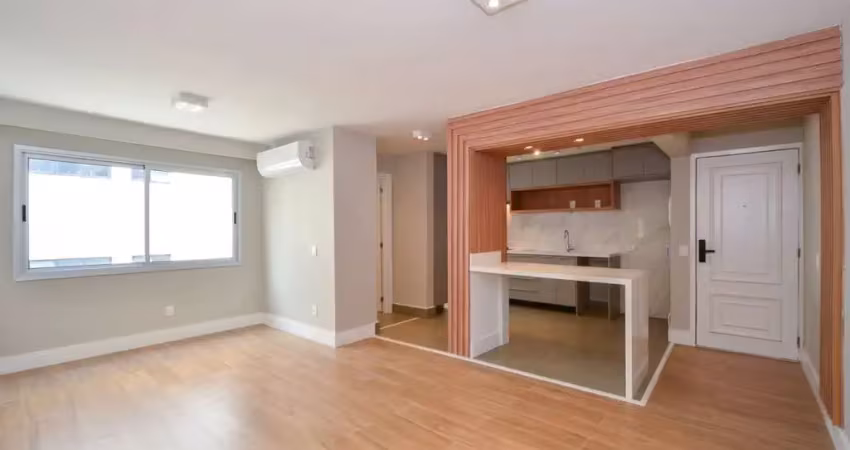 Vende lindo apartamento em moema pássaros totalmente reformado.