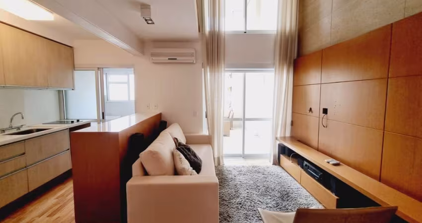 Vende apartamento duplex mobiliado na Vila Olímpia.
