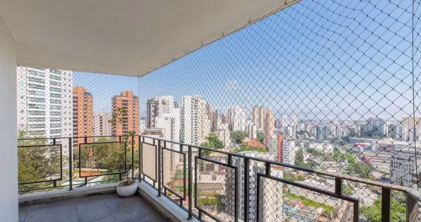 Vende excelente apartamento para reforma com 187m² e lazer no morumbi.