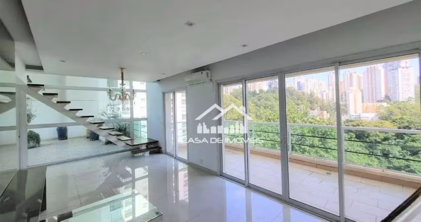 Vende apartamento duplex com 172m², 3 dormitórios sendo 1 suíte, varandão garden, lazer clube, no Panamby.