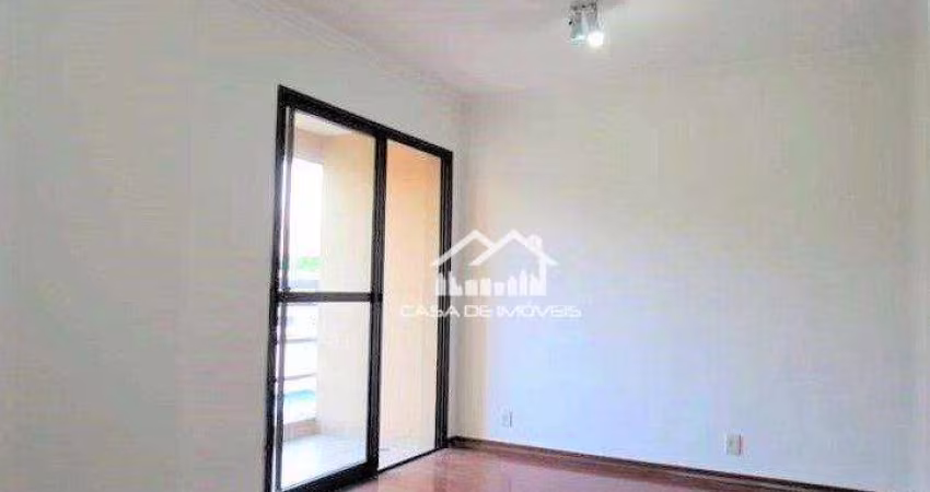 Vende apartamento em Moema com 2 dormitórios, 2 vagas, lazer e depósito.