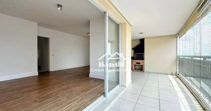 Vende apartamento com 178m², 3 suítes, varanda com churrasqueira, 3 vagas e depósito, no brooklin.