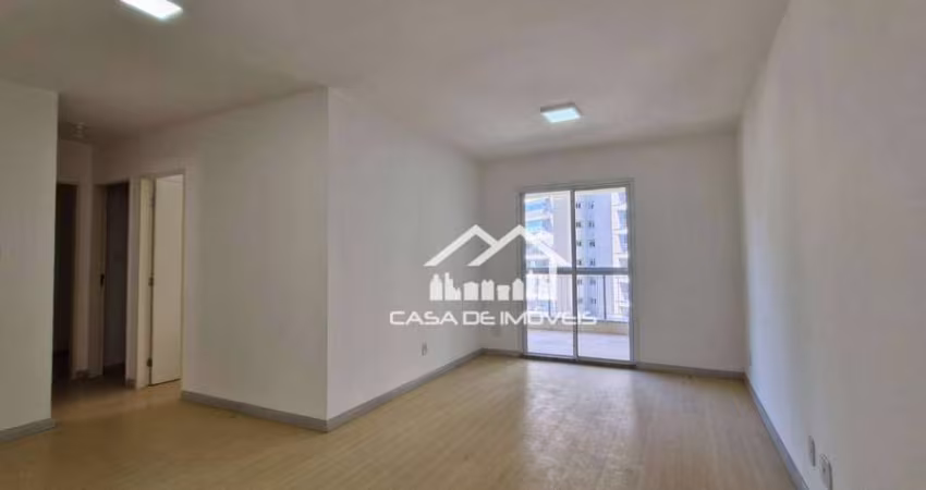 Vende apartamento de 83m², com 3 quartos sendo 1 suíte e 2 vagas, na Vila Andrade.