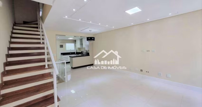 Vende ou aluga casa em condomínio com 220m², 4 dormitórios e 2 vagas, na Vila Andrade.