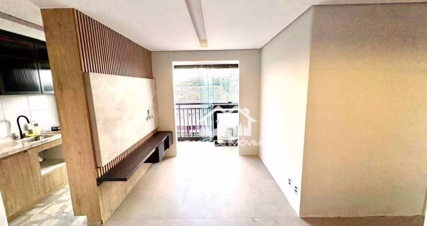 Vende Apartamento de 44m², com 2 dormitórios, 1 vaga, varanda e lazer completo