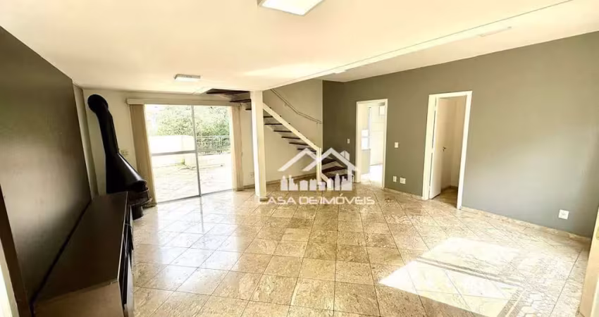 Vende casa em condomínio fechado com 157m², 3 dormitórios, 1 suíte, 2 vagas, depósito e lazer
