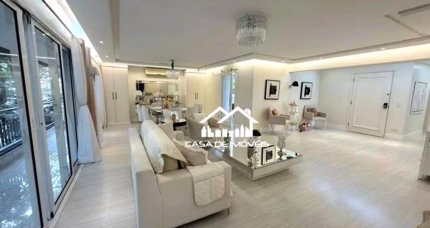 Vende apartamento com 326m², 4 suítes, 6 vagas e lazer, no Campo Belo.