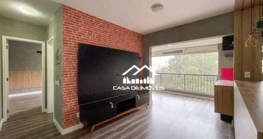 Vende apartamento de 69m², com 2 dormitórios, 1 suíte, 1 vaga e varanda, na Vila Andrade.