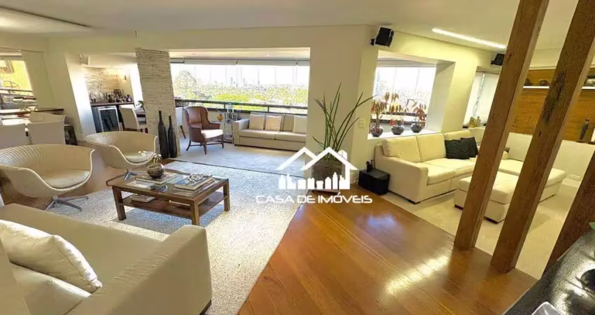 Vende apartamento de 240m², 4 suítes, 4 vagas, 2 depósitos, no panamby