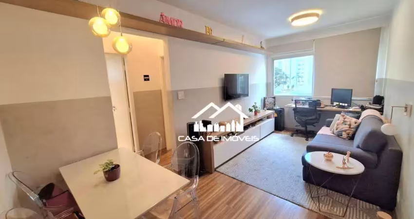 Vende apartamento com 49m², ótima planta, totalmente reformado, com 1 dormitório, 1 vaga e lazer, em moema.