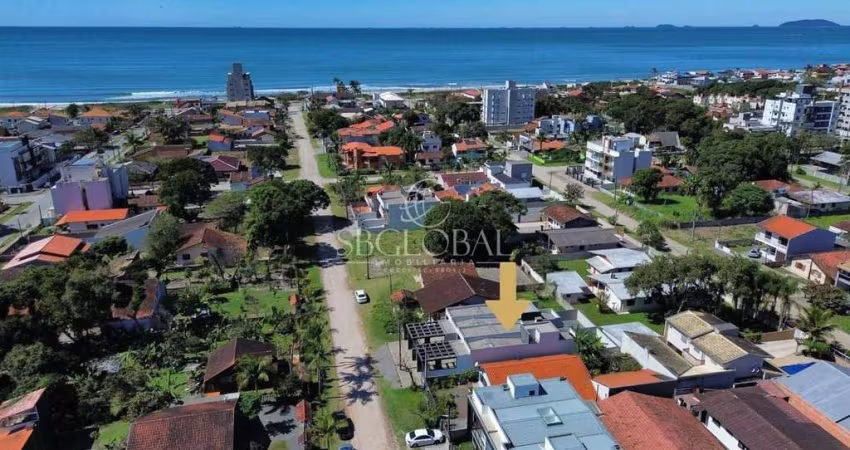 Casa de Alto Padrão no Balneário Rainha do Mar com 3 Dormitórios