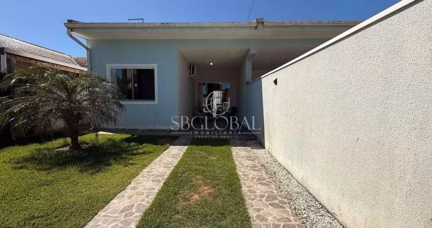 Casa com Cozinha Planejada no Balneário Rainha do Mar em Itapoá-SC