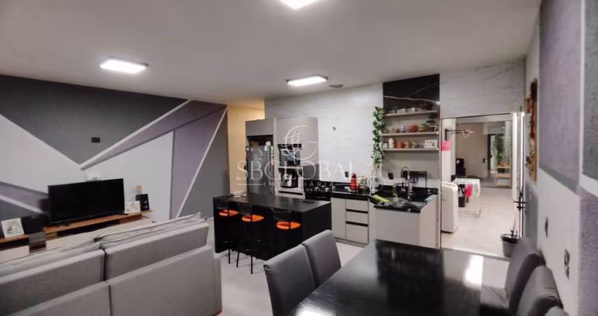 Casa com 125m² e hidromassagem no balneário Cambijú, em Itapoá/SC