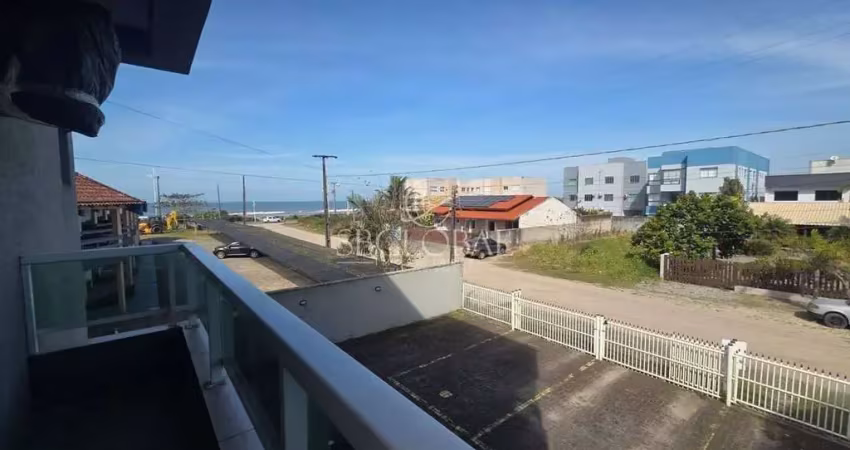 Apartamento mobiliado com 2 quartos à 80 metros da praia em itapoá/sc