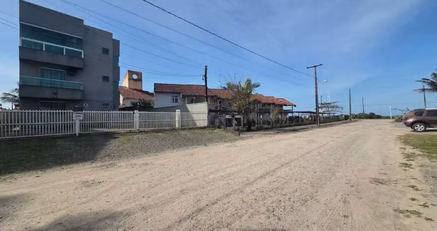 Apartamento mobiliado com 2 quartos à 80 metros da praia em itapoá/sc