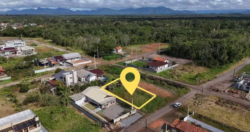 Terreno no balneário volta ao mundo com 375m² (15x25) a 900 metros da praia em itapoá-sc
