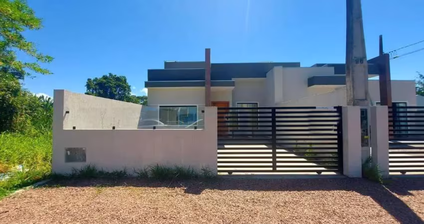 Casa com 02 quartos (sendo 01 suíte) á 750 metros da praia em itapoá-sc