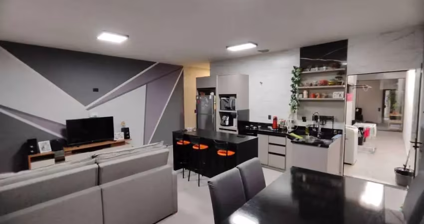 Casa com 125m² e hidromassagem no balneário cambijú, em itapoá/sc