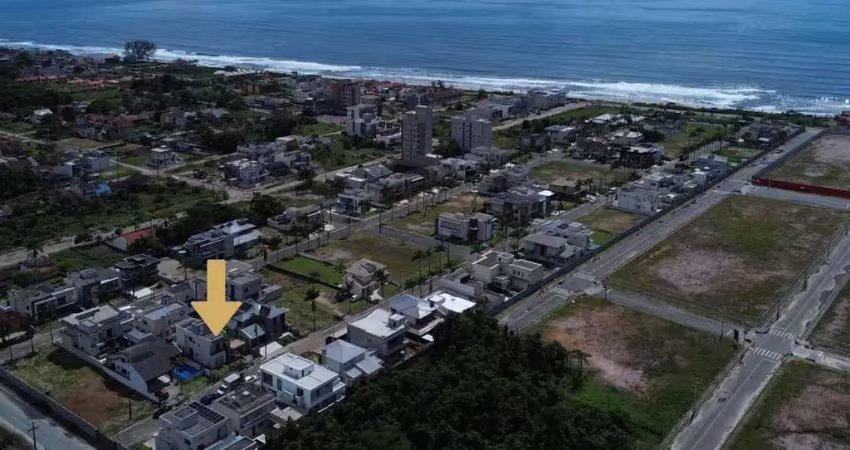 Luxo e conforto em itapoá/sc: sobrado no condomínio south beach com piscina e 4 suítes