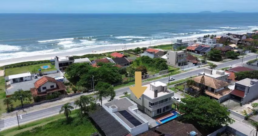 Sobrado de alto padrão com 02 terrenos unificados na barra do sai