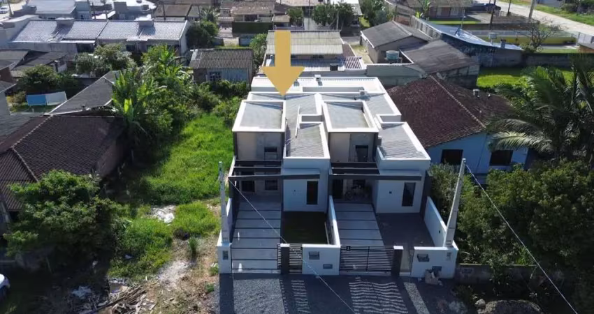 Casa nova com 03 dormitórios e acabamentos de alto padrão em itapoá/sc