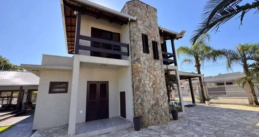 O sobrado dos seus sonhos com piscina, sauna e hidromassagem