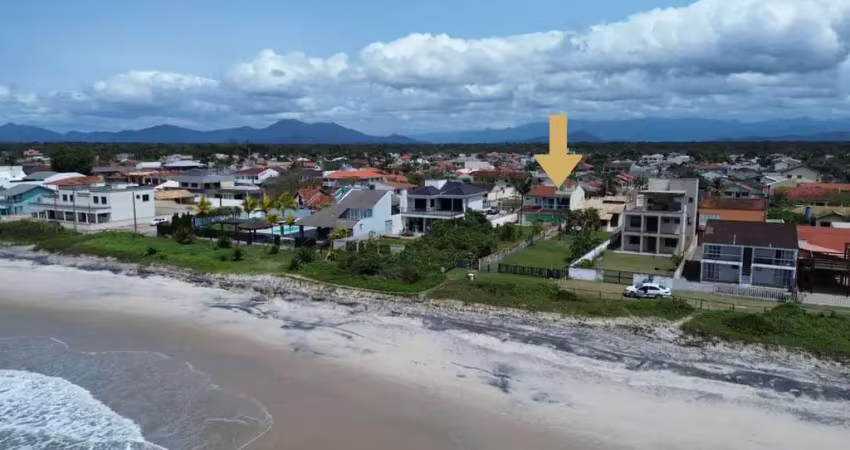 Sobrado frente para o mar na barra do saí em itapoá sc