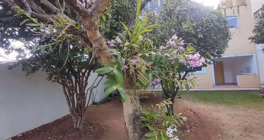 Casa com 3 dormitórios à venda, 332 m² por R$ 1.350.000,00 - Vila Petrópolis - Atibaia/SP