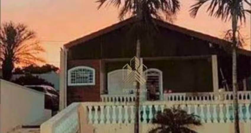 Casa com 3 dormitórios à venda, 250 m² por R$ 880.000,00 - Chácaras Maringá - Atibaia/SP