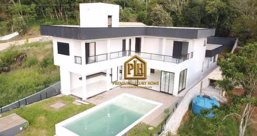 Casa nova em condomínio em Atibaia