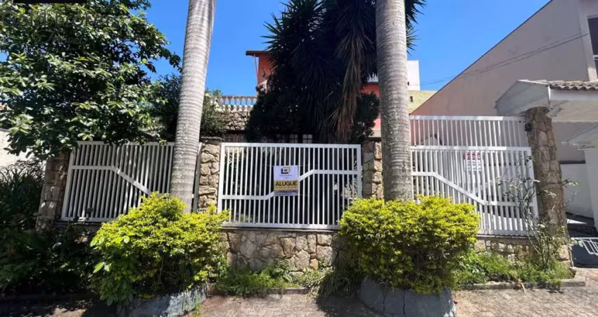 CASA COM 362 M² DE ÁREA CONSTRUÍDA COM 4 DORMITÓRIOS, SENDO 2 SUÍTES NO JARDIM PAULISTA EM JUNDIAÍ - SP