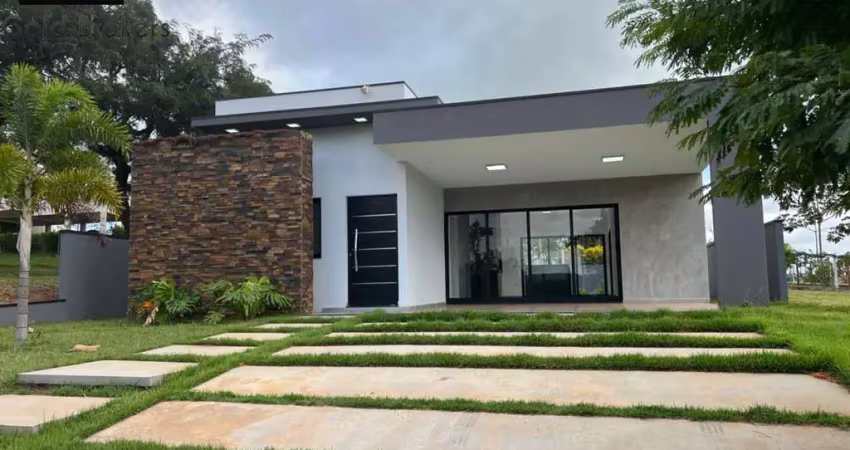 Casa de 176m² recem construida com 3 dormitórios, sendo 1 suíte com closet no condomínio riviera de santa cristina iii em itaí - sp