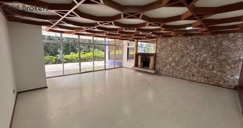 CASA COM 1000 M² DE ÁREA CONSTRUÍDA E 4 SUÍTES NO CONDOMÍNIO TEREZA CRISTINA NO MEDEIROS EM JUNDIAÍ-SP