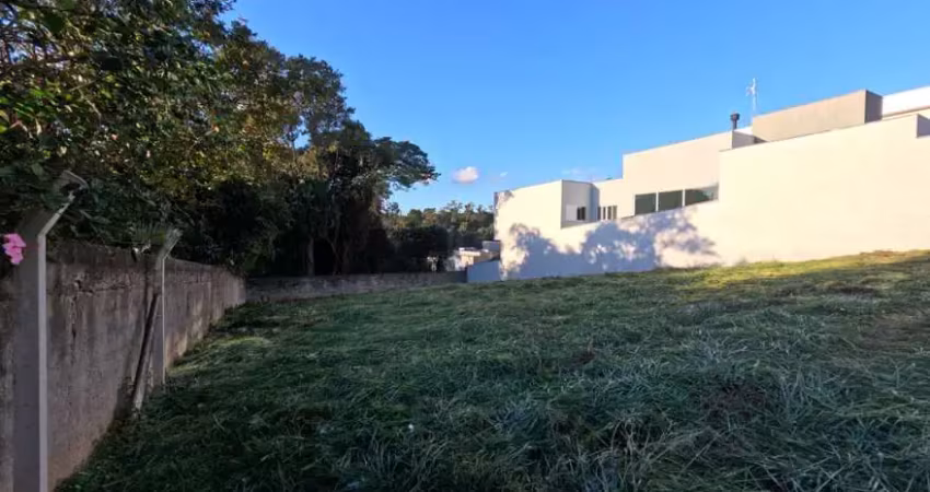 Terreno amplo de 700m² no bairro quinta das videiras em jundiaí - sp