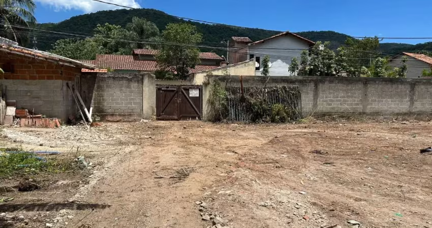 Terreno plano pronto para construir, rua asfaltada, luz,água e esgosto na porta