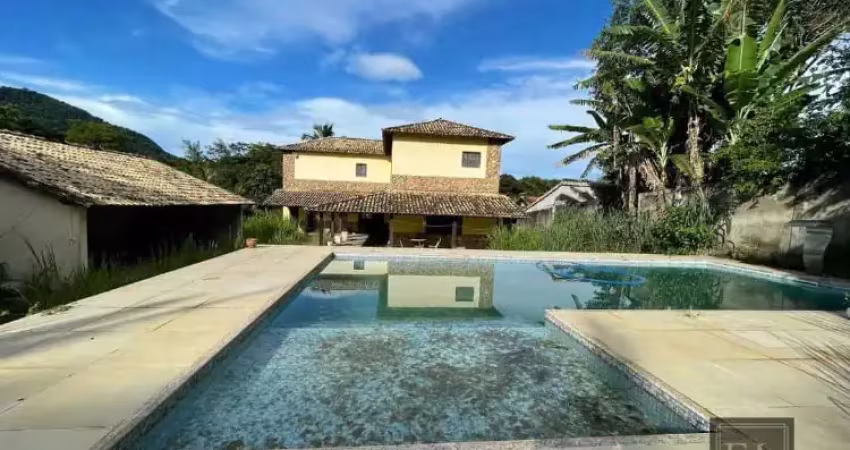 Mansão em maricá com 04 quartos, 750m2 com 2 piscinas e área gourmet