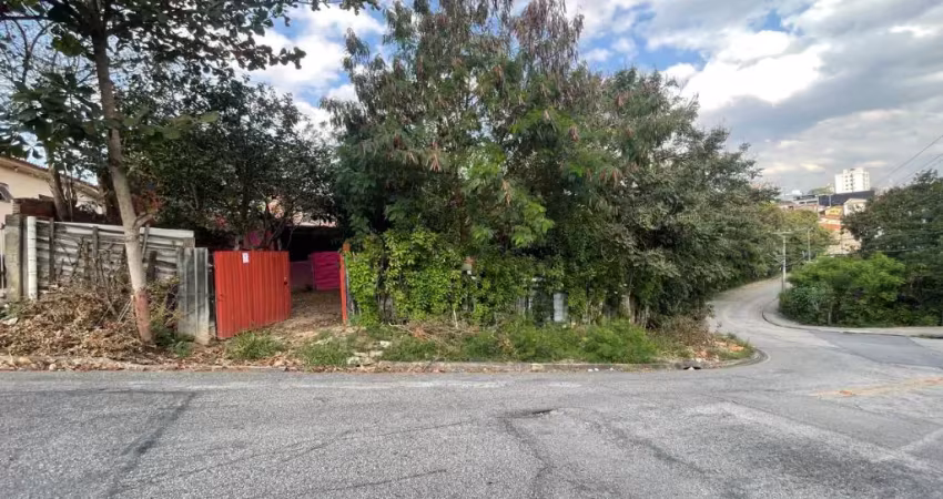 Casa 2 cômodos com quintal grande para alugar bairro cidade jardim sorocaba sp