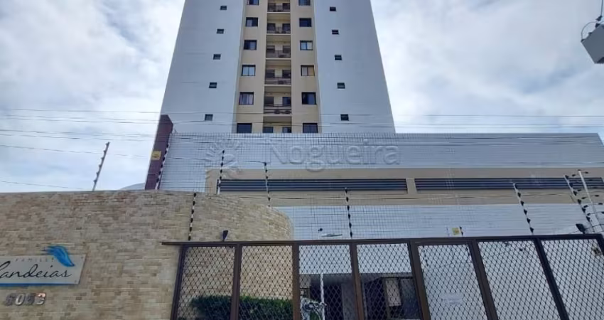APARTAMENTO COM 02 QUARTOS EM CANDEIAS