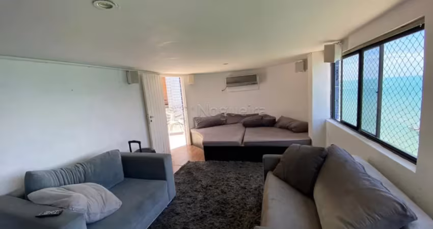Excelente apartamento tríplex localizado na beira mar de Candeias, com 363,51m² de área útil.