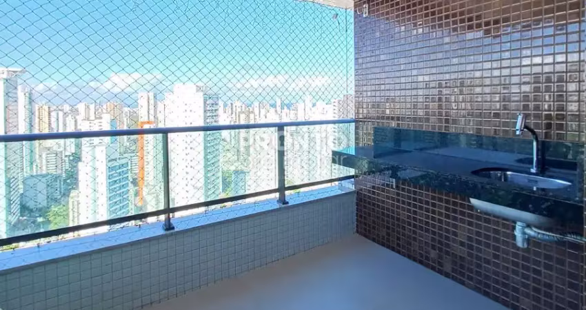 Apartamento no trigésimo primeiro andar e com excelente localização na região de Boa Viagem, possui 95,03 m² de área útil.