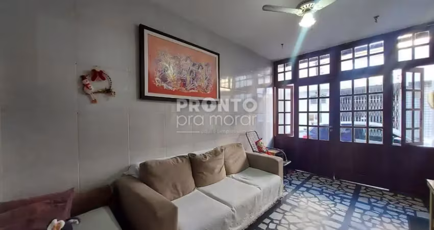 Linda casa i em prazeres i 4 quartos i sendo 1 suíte i 2 vagas