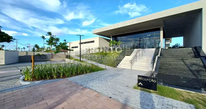 Excelente apartamento mobiliado localizado em muro alto com 116,68m² de área útil.