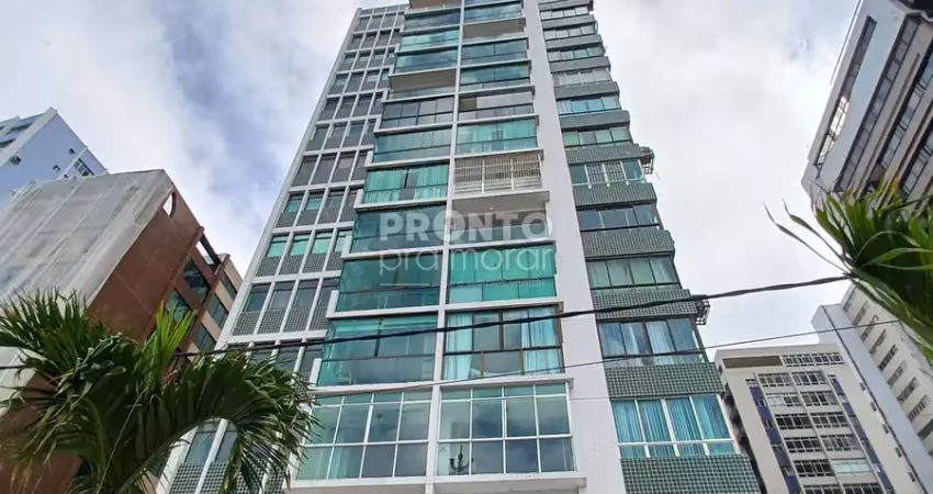 Apartamento com excelente localização na avenida boa viagem.