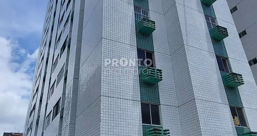Apartamento com ótima localização em boa viagem, com 80,50m² de área util.