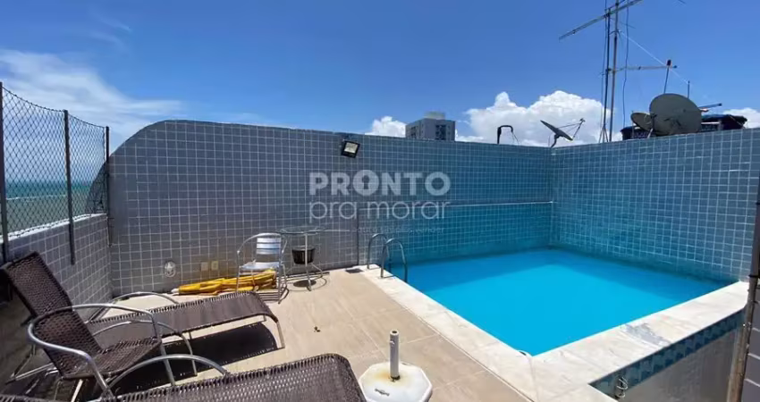 Excelente apartamento tríplex localizado na beira mar de candeias, com 363,51m² de área útil.